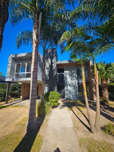 ¡Casa a estrenar en venta Country El Pinar!