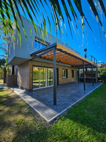 ¡Casa a estrenar en venta Country El Pinar!