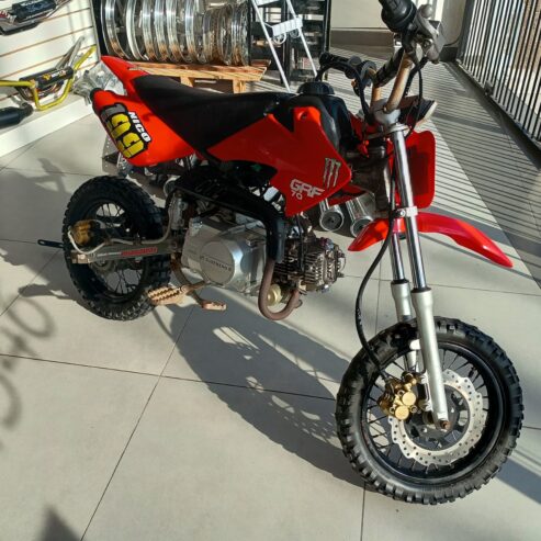 Moto Guerrero Grf 70