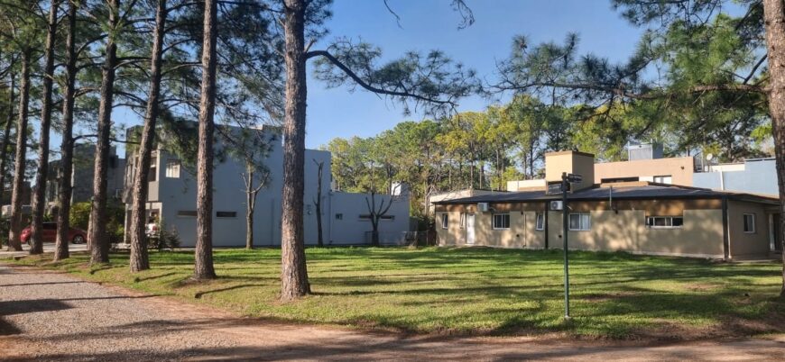 🔑 VENTA DIRECTA – Lote en esquina en Barrio El Pinar
