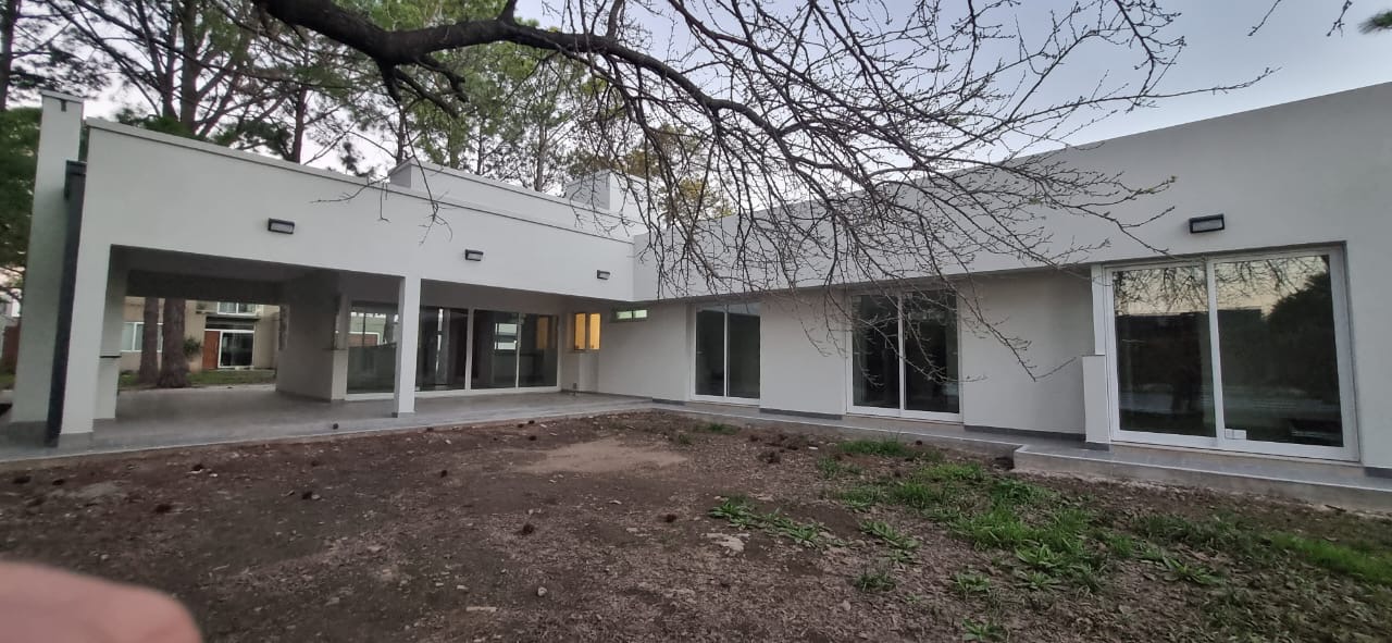 🏡 VENTA DIRECTA – Casa NUEVA en Country El Pinar
