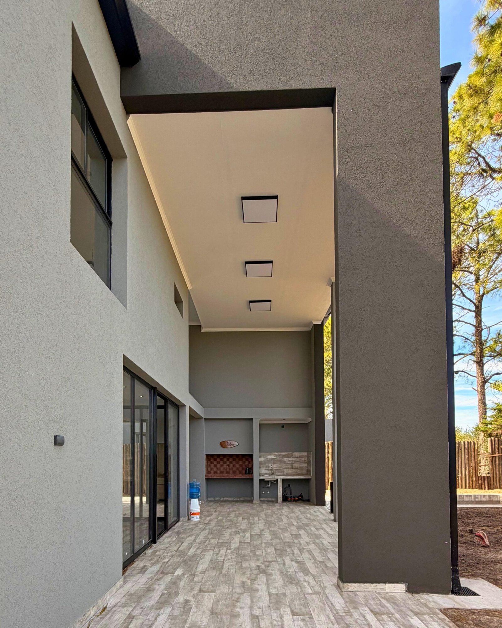 Venta imponente propiedad en el Pinar a estrenar!!!!